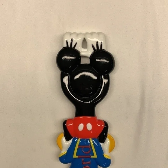 Walt Disney World Back Scratcher Featuring Mickey Donald and Goofy 15” - Picture 7 of 9